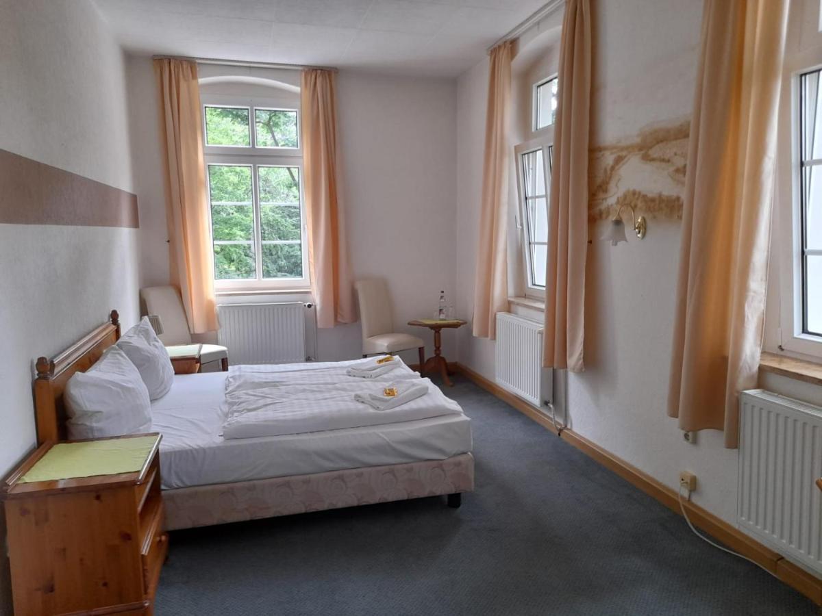 Hotel Am Kreischaer Park Екстериор снимка
